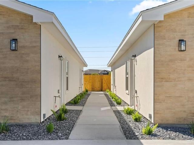 2105 E Viviana Street