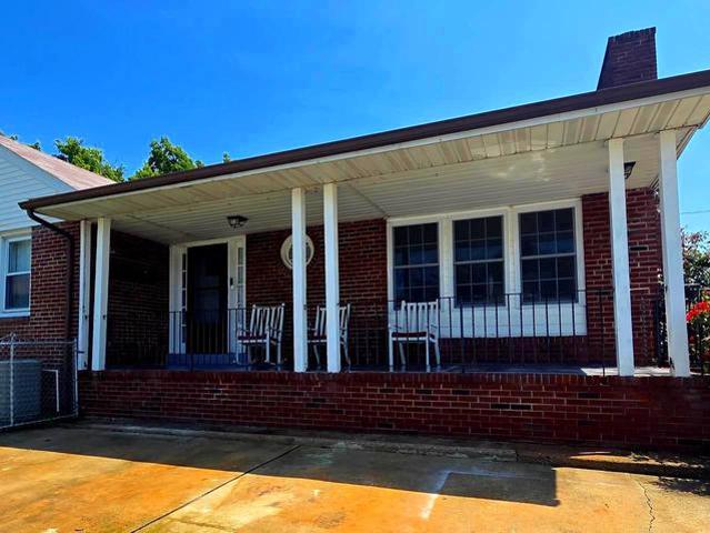 2105 Highland Avenue