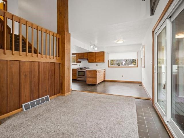 2105 Lee Creek Rd, Culloden, WV