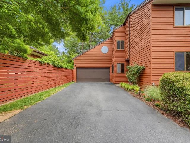 2105 South Bay Lane