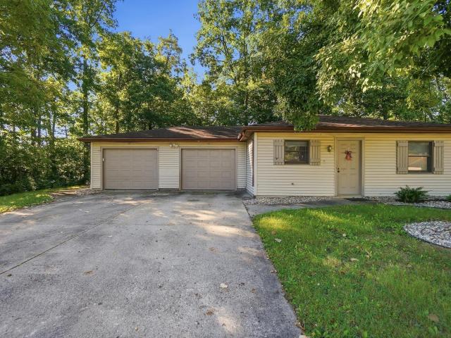 2105 2 Versailles Village Place
