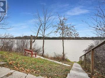 21069 Riverview Drive, Thames Centre, ON, N0M 2P0 house for sale | Listing ID X12945 | Royal LePage