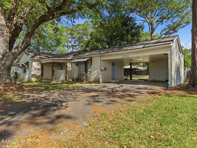 2106 Grand Pointe Ave, Breaux Bridge, LA 70517 | MLS #RA2600003