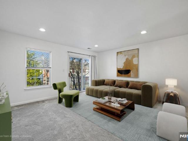 2106 Henry Court