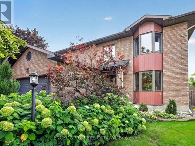 2106 Lamira Street, Ottawa, ON, K1H 8N9 house for sale | Listing ID X13796 | Royal LePage