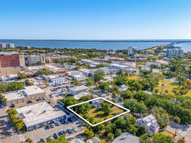 2106 Vernon Pl, Melbourne, FL 32901 | MLS #1043