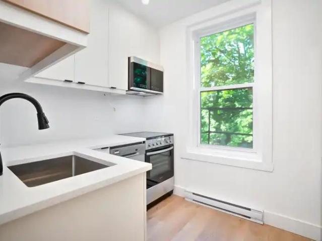 2106 2118 Claremont | 2112 Claremont, Westmount · 2 ch