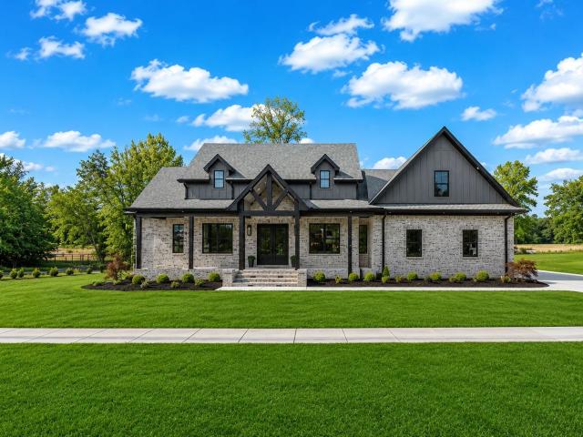 2108 Country Club Dr