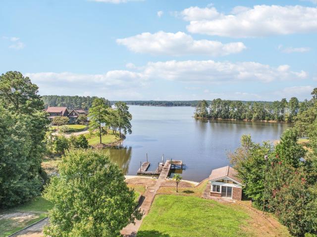 2108 Lake Road