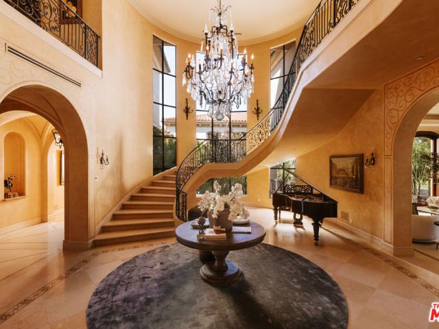 2108 Stratford Circle