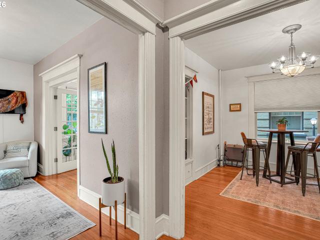 2109 nw irving st # 102