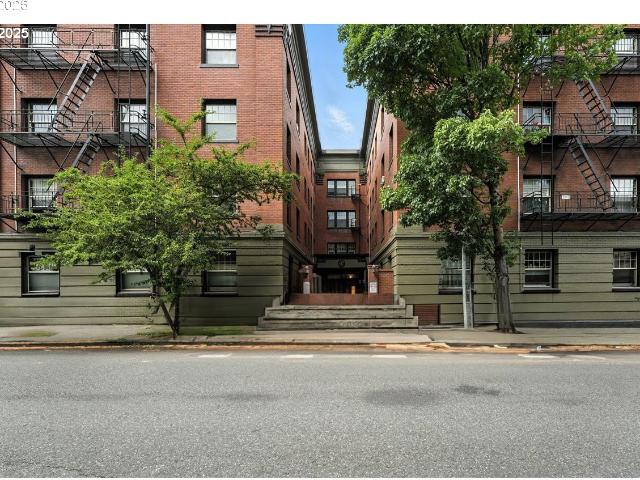 2109 NW Irving St, Unit 304, Portland, OR 97210 | MLS #359928