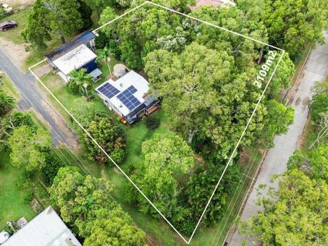2109m² Double Block, Dual Street Access, Walk to the Beach, Beautiful Established Gardens
