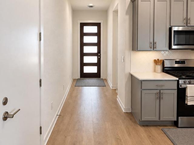 2100 Magnolia Hill Dr
