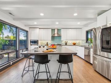 2100 Center Rd, Novato, CA 94947 | MLS #326018