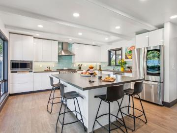 2100 Center Road, Novato, US, CA