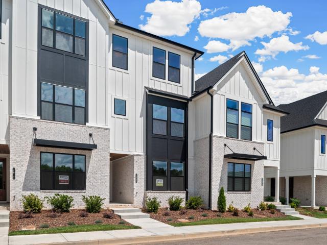 2100 Conductor Ln