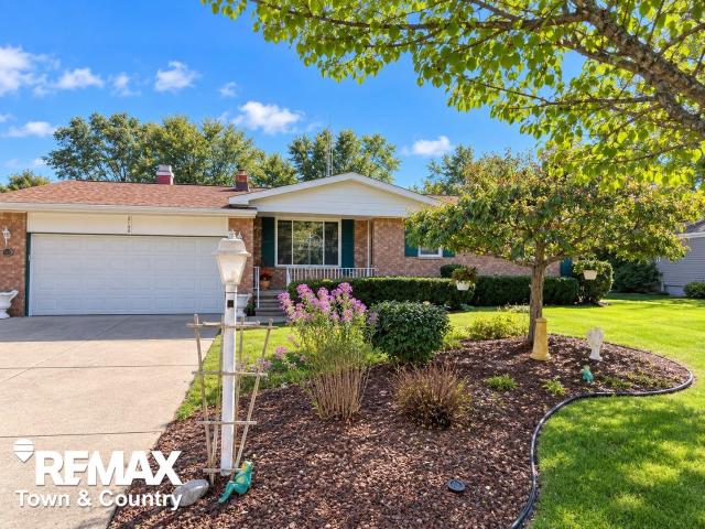 2100 Hardwood Drive