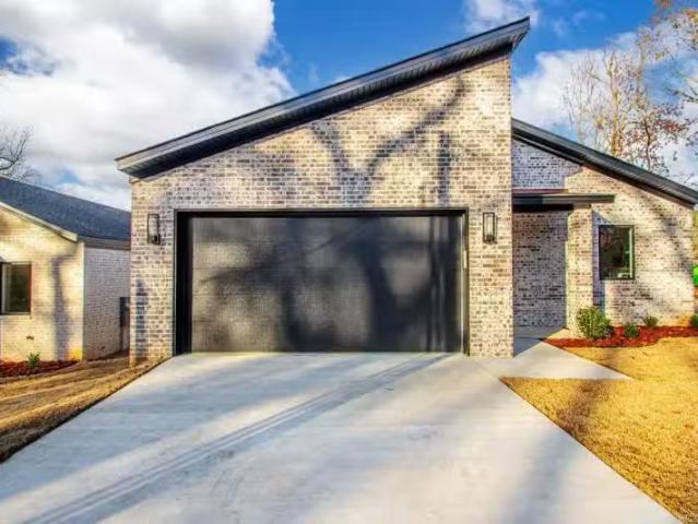2100 JUNIOR DEPUTY RD, LITTLE ROCK, AR 72205