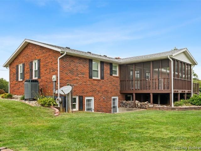 2100 W Quarry Road
