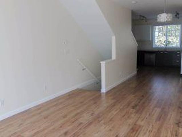 $2100 / 2br – 1100ft2 – Built by Mosaic 2 bedrooms plus den Port Coquitlam