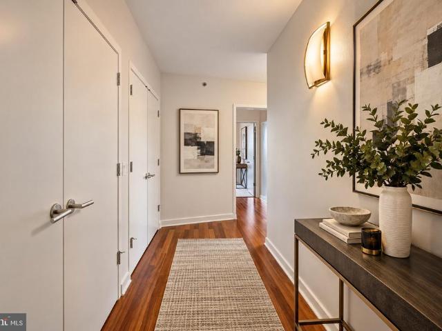 2101 Market Street # 1702