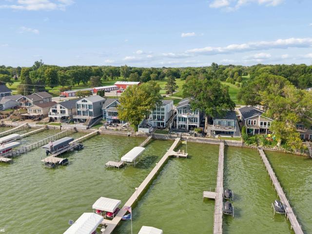 2101 N Shore Drive
