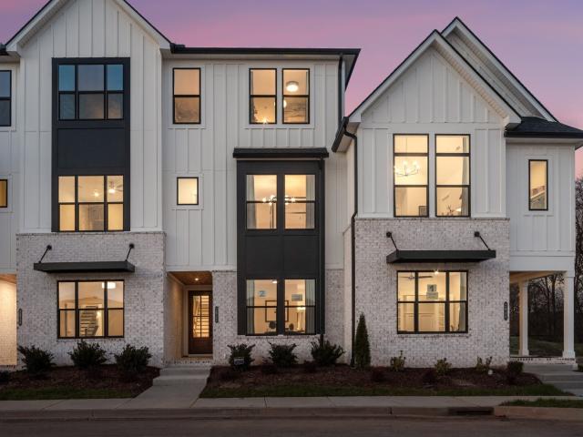 2101 Conductor Ln