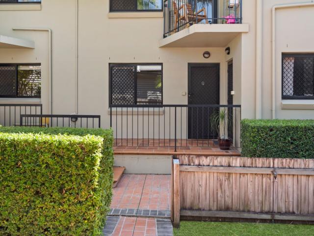 2/101 Dunellan Street, GREENSLOPES, QLD 4120