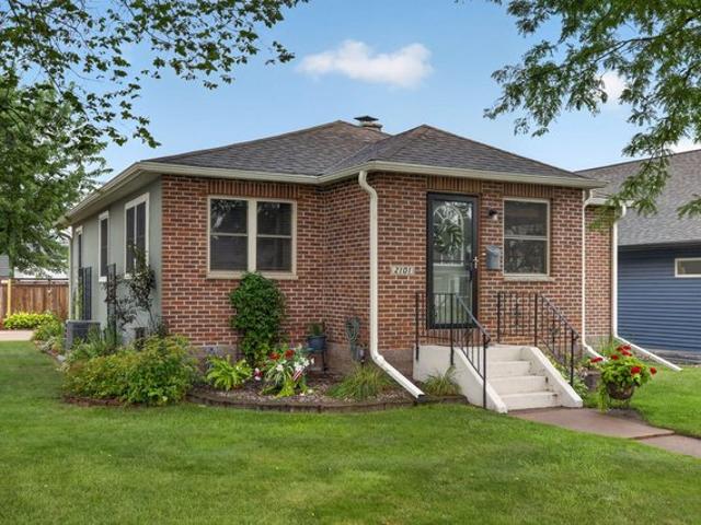 2101 Green Bay St, La Crosse, WI 54601