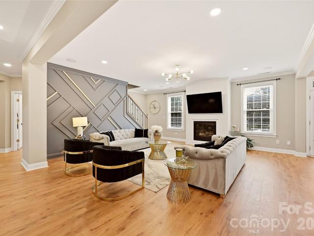2101 Trading Ford Drive