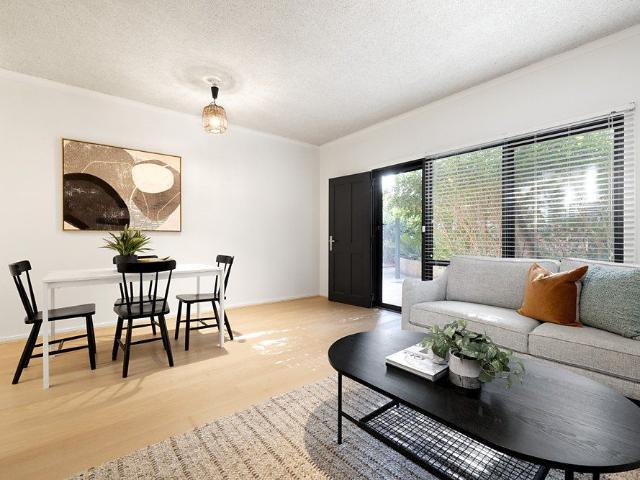 2/1023 Rathdowne Street, Carlton North VIC 3054