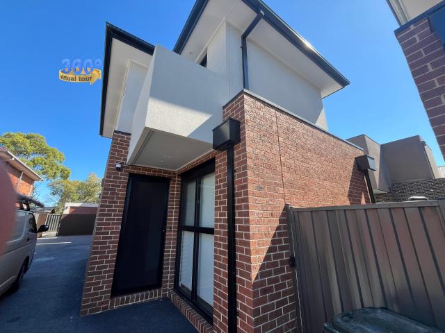 2/102 Mitchell Street, Brunswick