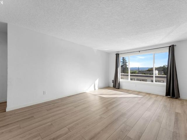 2102 nw kelly dr # 15
