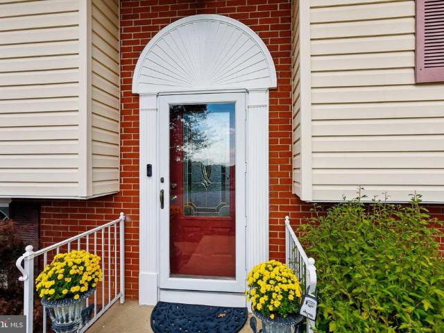 2102 Arabian Court