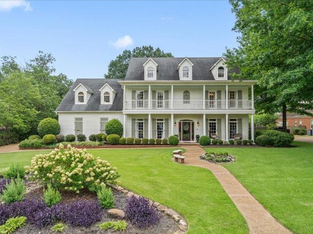 2102 dogwood estates cv