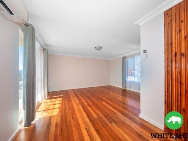 2/102 Fergus Road, Queanbeyan