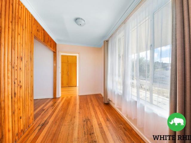 2/102 Fergus Road, Queanbeyan