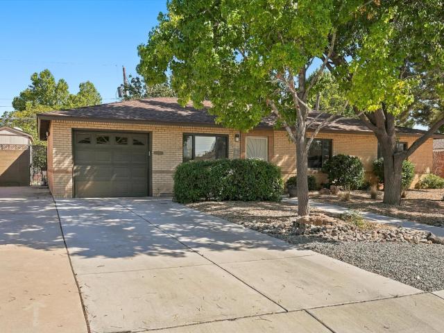 2102 Hendola Drive NE