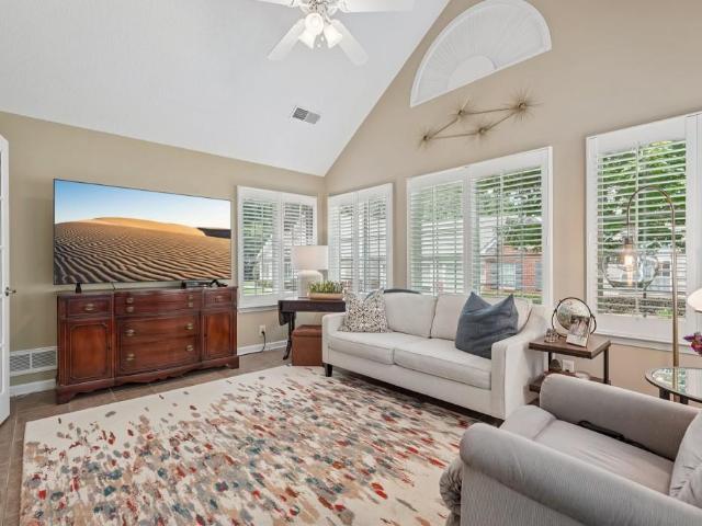 2102 Sweet Apple Circle