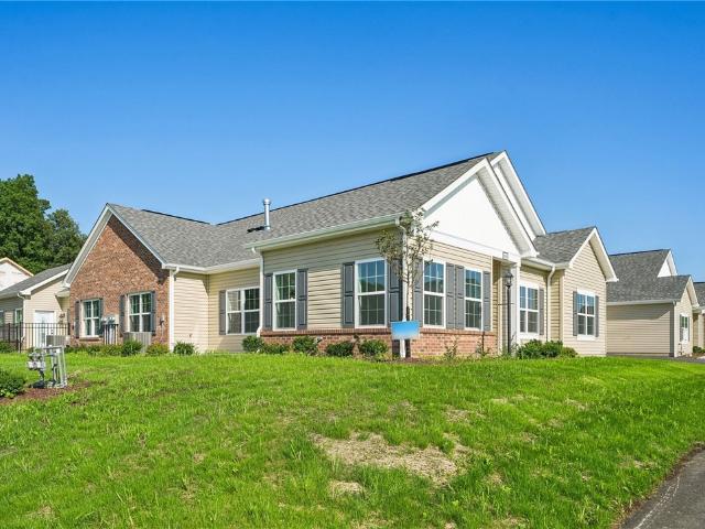 2102 S. Links Ave