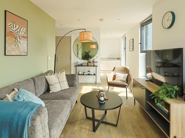 2102, Silver Yard, 100 Moor Street. 2 bed apartment to rent £1,410 pcm £325 pw