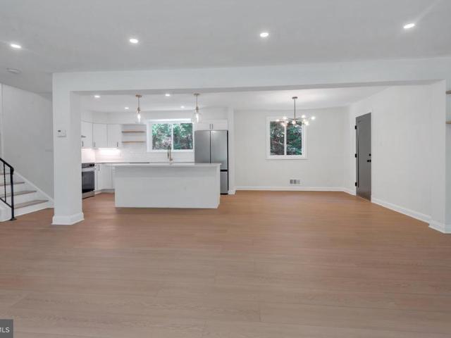 2102 Trafalgar Drive