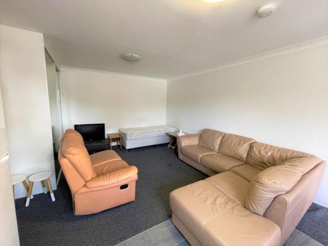 2/103 Cann StreetBass Hill NSW 2197, Australia