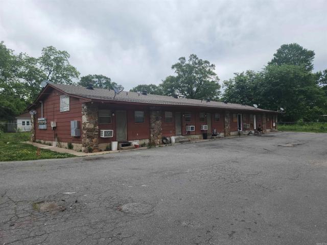2103 S Beech