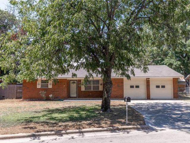 2103 16th St, Brownwood, TX 76801