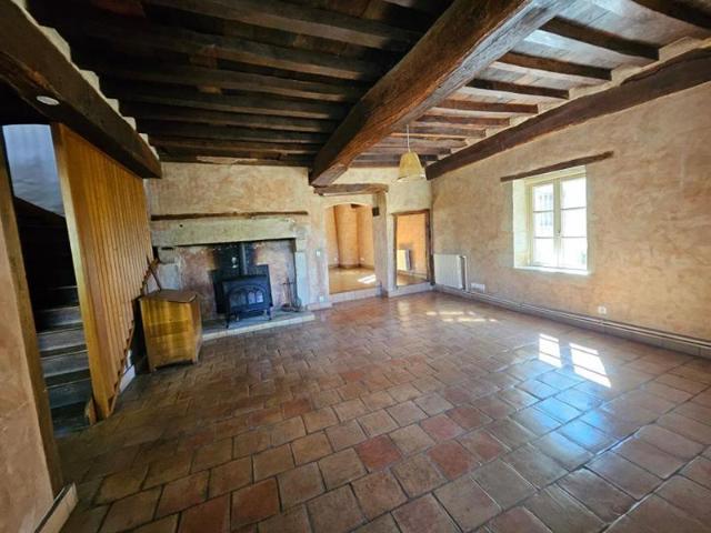 210 000, Maison Ancienne de Caractère, 10 mn de Mirebeau, TALMAY