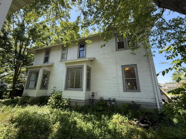 210 7th Avenue NE