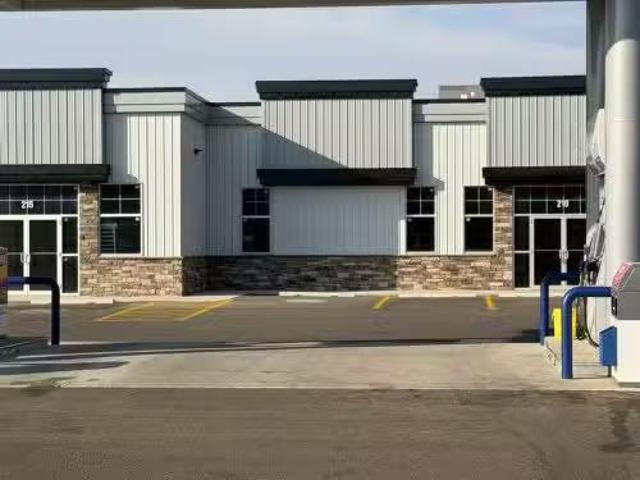 210 5302 Vista Trail, Blackfalds, AB, T0M 0J0 commercial for.