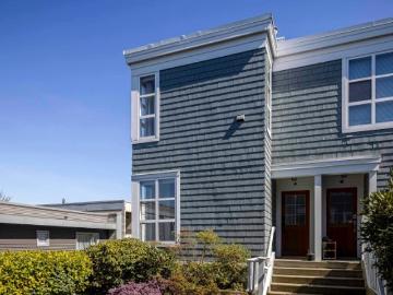 Greater Vancouver - Fireplace, Deck, Parking